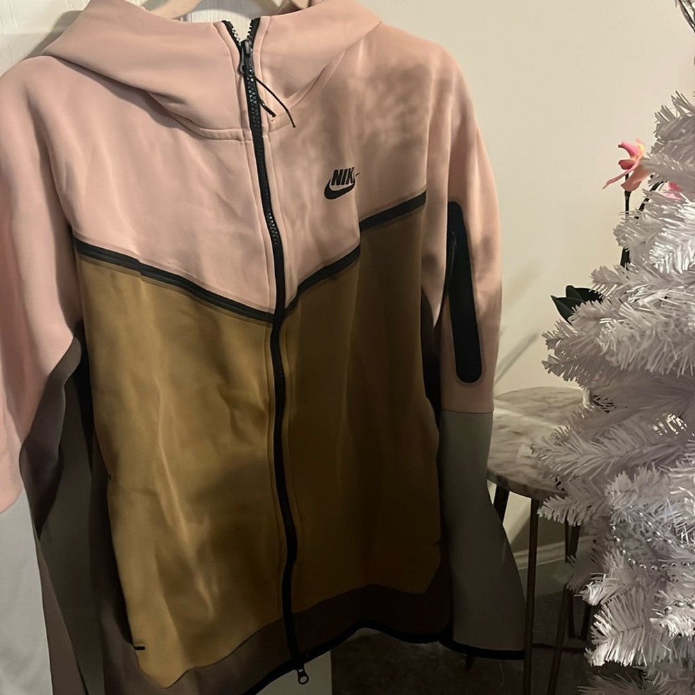 NIKE TECH 🩷🤎!
